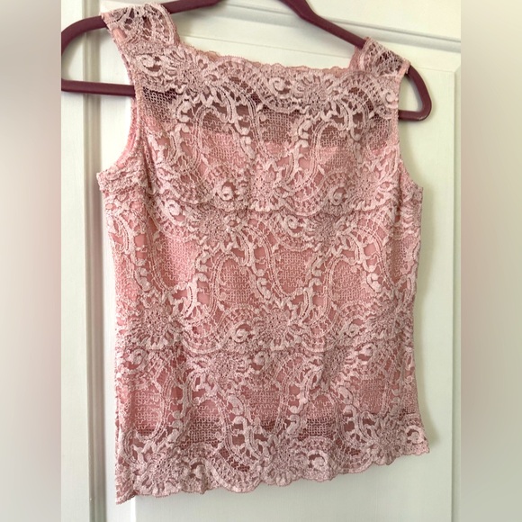 2/$15🔥🌞GWheels  Elegant Pink Lace Sleeveless Top - Picture 1 of 6